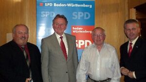 (v.l.) Ralf Fuhrmann; Kreisvorsitzender Pforzheim, Claus Schmiedel MdL, Martin Bergau, Thomas Knapp MdL