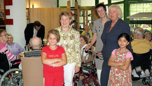 Renate Schmidt mit Katja Mast und der Leiterin des Mehrgenerationenhauses Alexandra Rapp