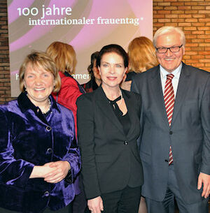 (v.l.) Katja Mast, Gudrun Landgrebe und Frank-Walter Steinmeier