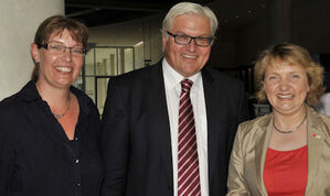 (v.li.) Renate Schöler, Frank-W. Steinmeier, Katja Mast