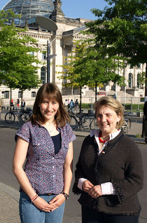 Vanessa Scheck (li.), Katja Mast MdB (re.) 
