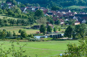 Feuerwehreinsatz an der Jagst bei Hohebach am 27. August 2015 nach der Kontamination mit Ammoniumnitrat. (Bild: Wolfgang
