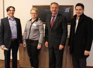 Mit Geschäftsführer. Pflegedienstleitung und Bürgermeister