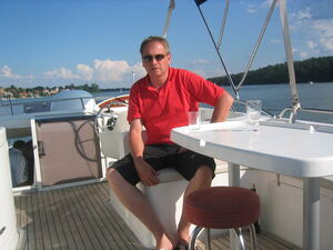 Jahrelange Erfahrung als Hausboot-Kapitän (Bild: privat, 2009)