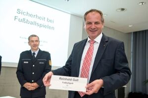 "Als Fußballgott würde ich mich selbst nicht bezeichnen, aber Ahnung vom Fußball habe ich schon."