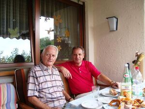Siegfried Kunzi und Reinhold Gall auf der Terrasse des Jubilars